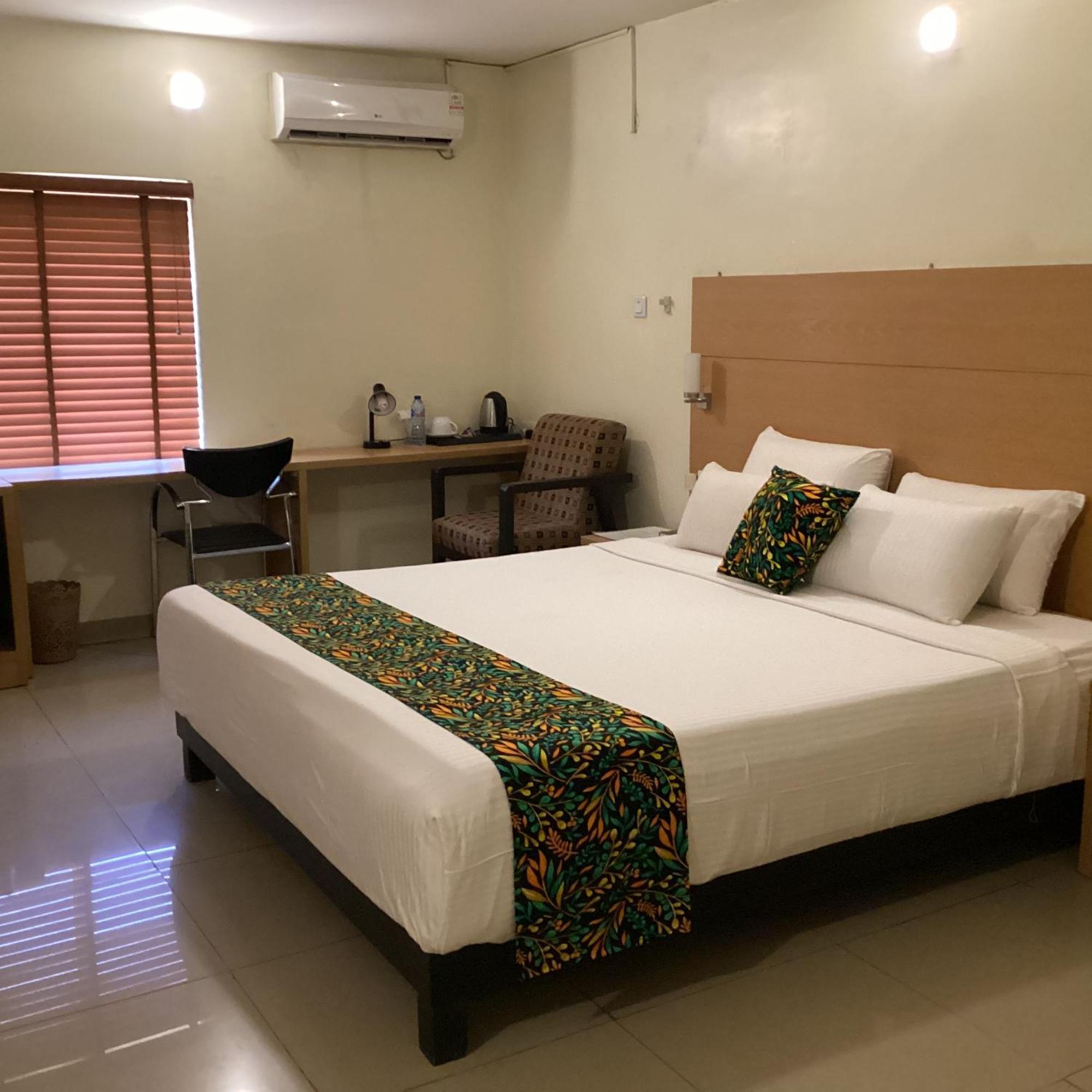Adis Hotels Ibadan Esterno foto