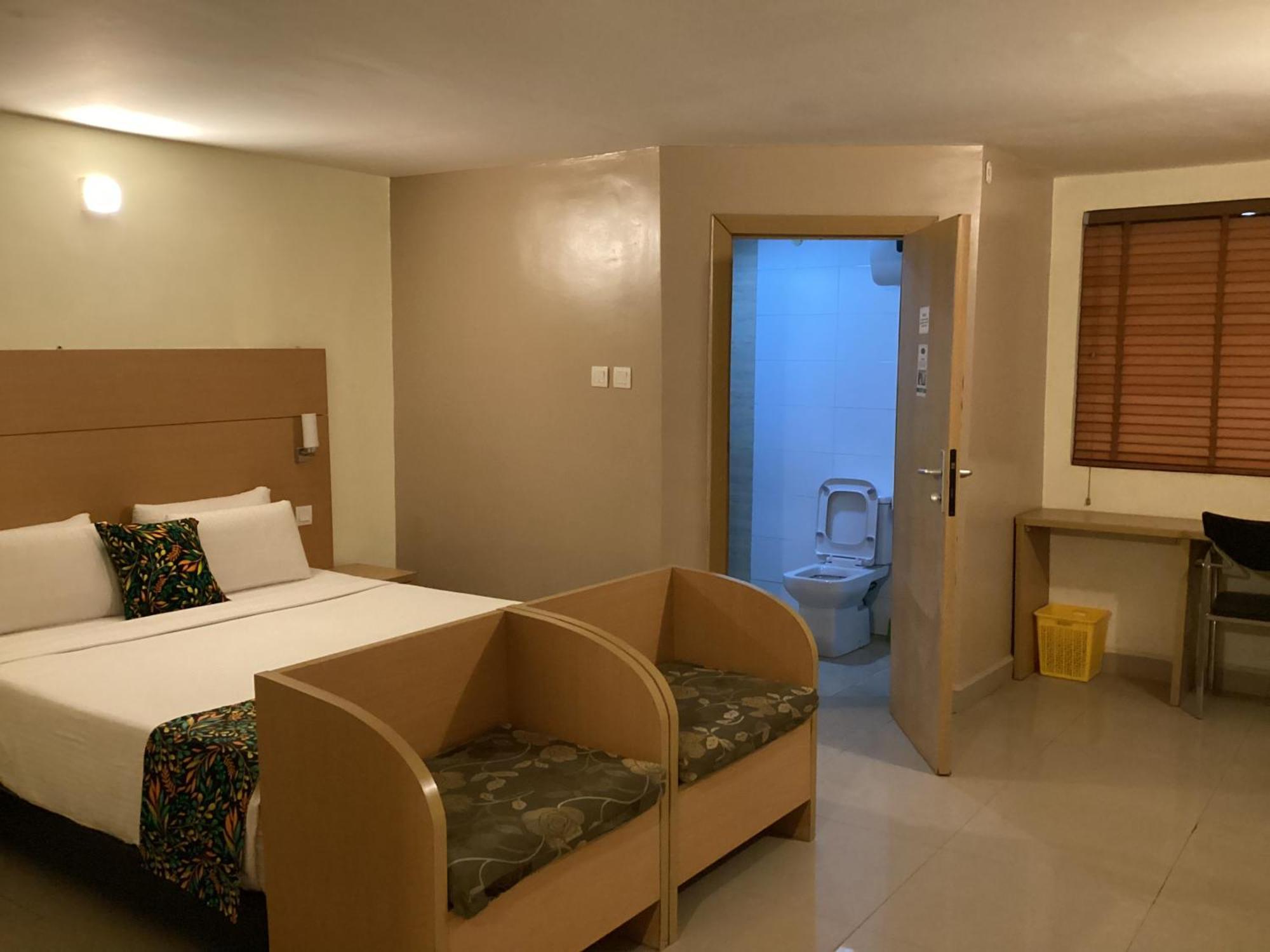 Adis Hotels Ibadan Esterno foto