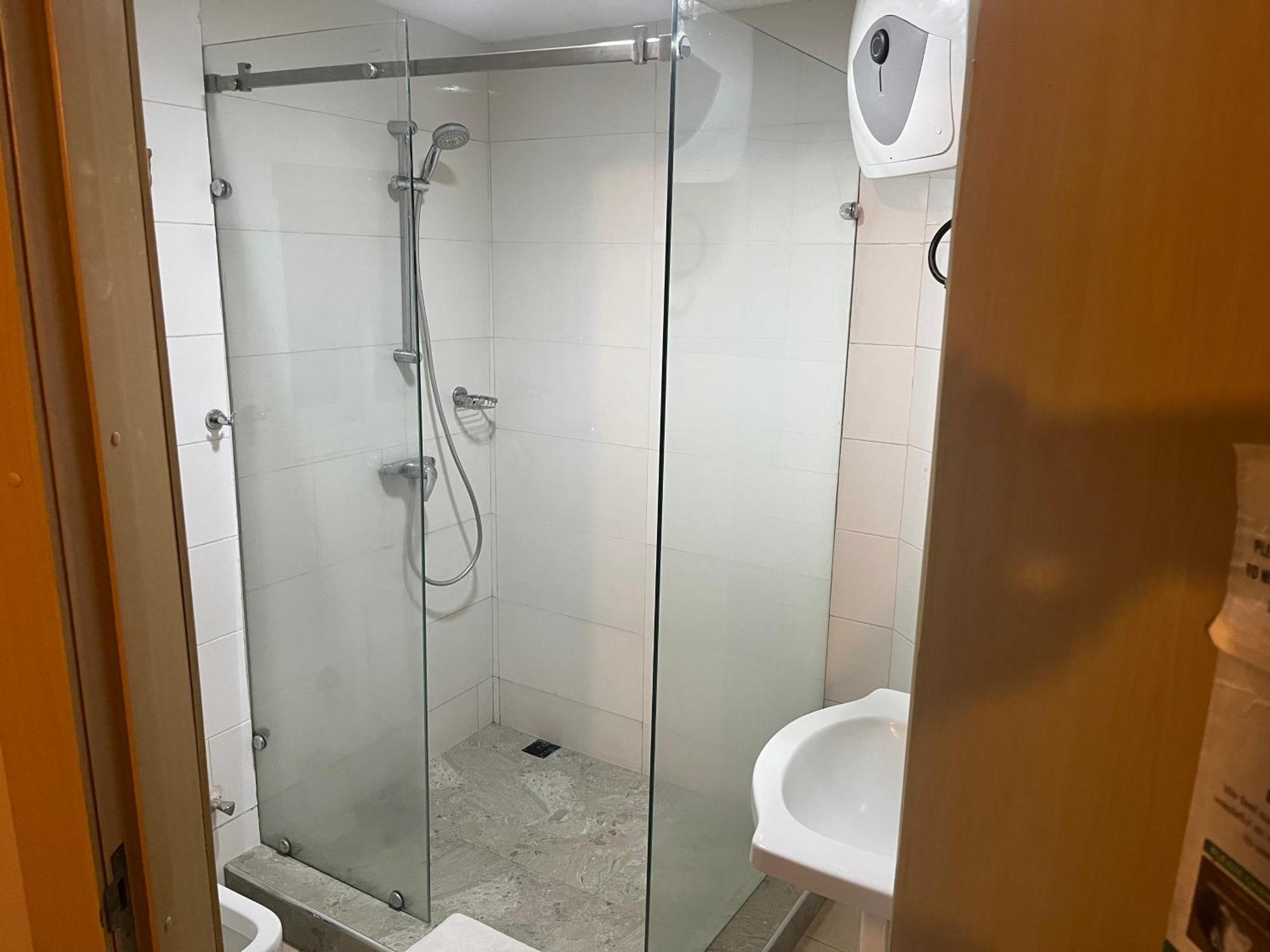 Adis Hotels Ibadan Esterno foto