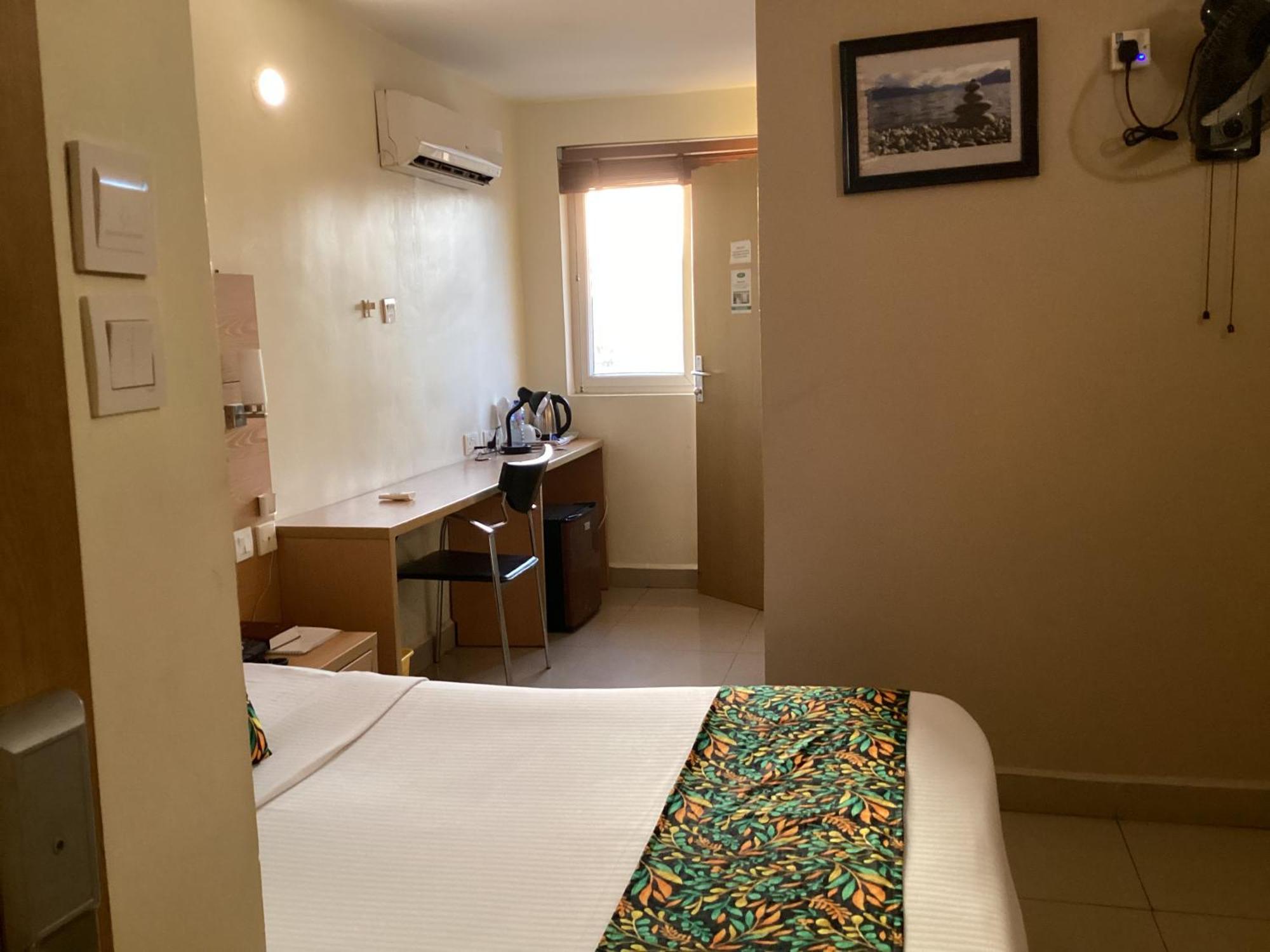 Adis Hotels Ibadan Esterno foto