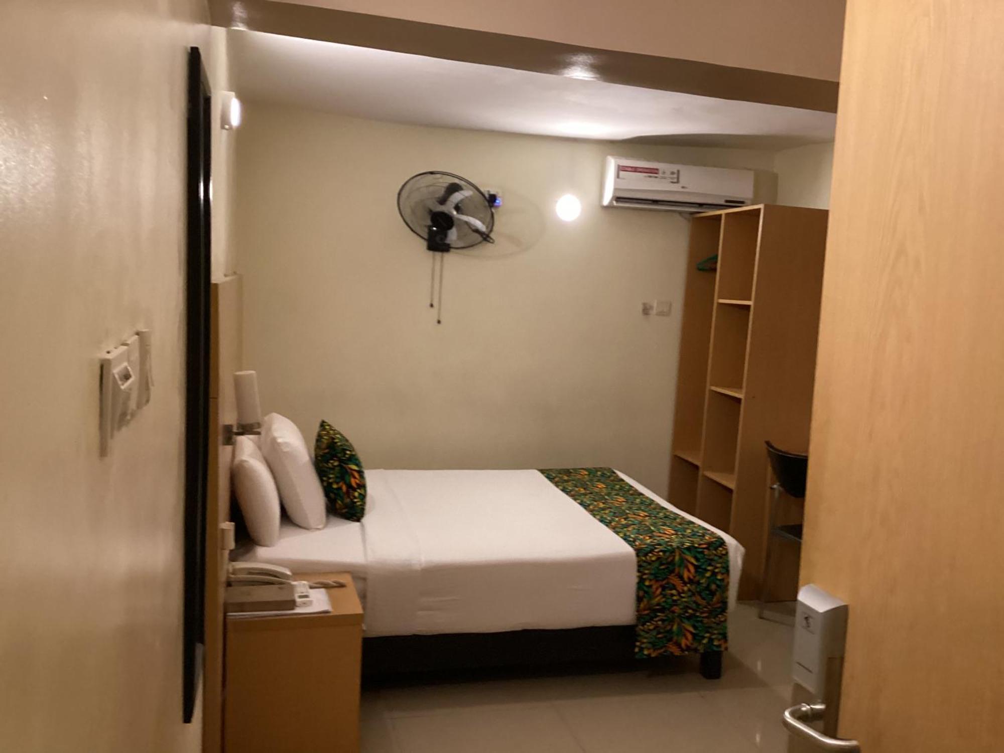 Adis Hotels Ibadan Esterno foto
