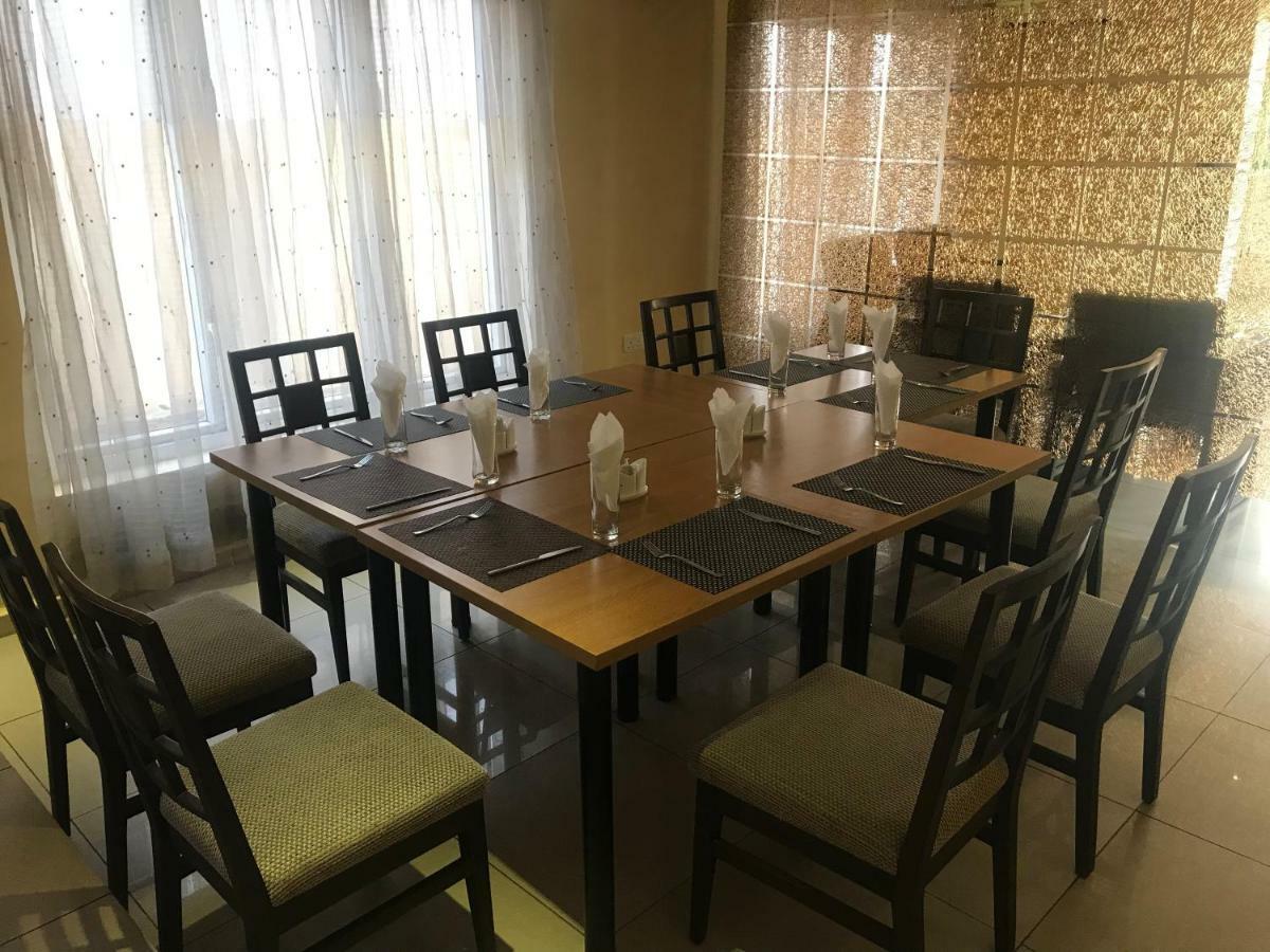 Adis Hotels Ibadan Esterno foto